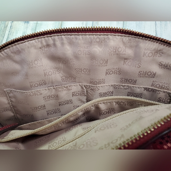 MICHAEL KORS LARGE EMMY DOME CROSSBODY SHOULDER BAG MULBERRY EUC - Picture 11 of 11